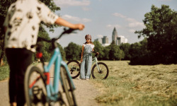 230619_lion_Kinderfahrrad_Kinder_Frankfurt_Skyline